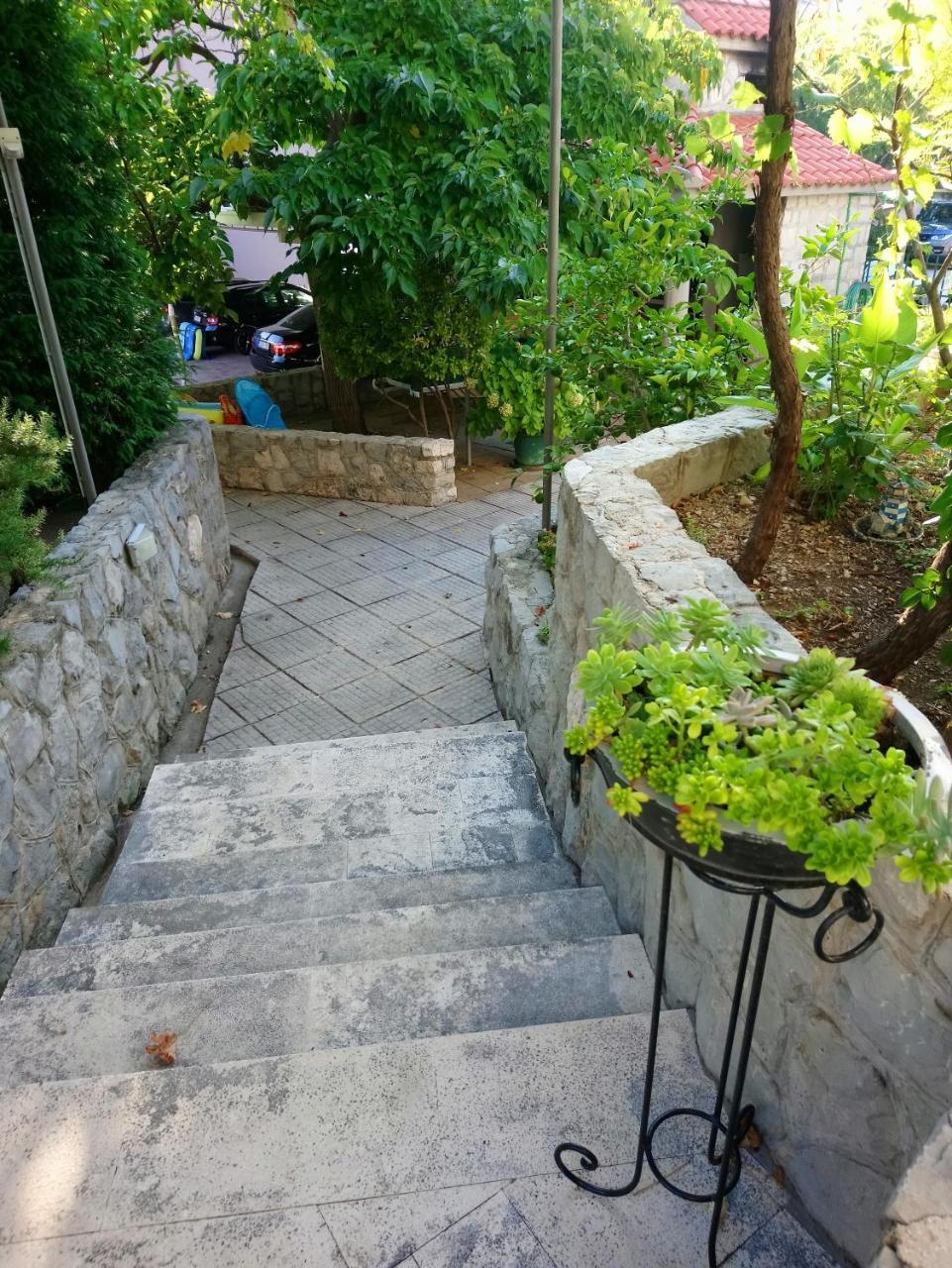 Guesthouse Mario&Marina Makarska Exteriör bild